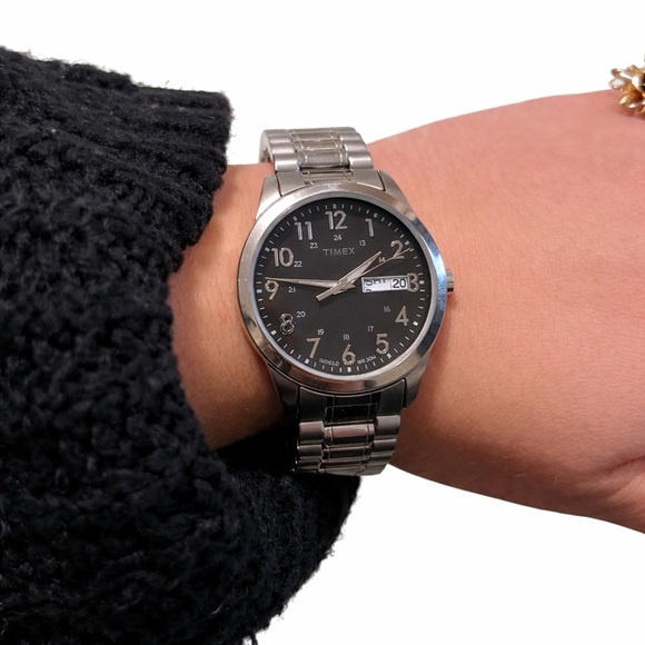 Timex South Street Sport stainless steel expansion band watch - Picture 2 of 2